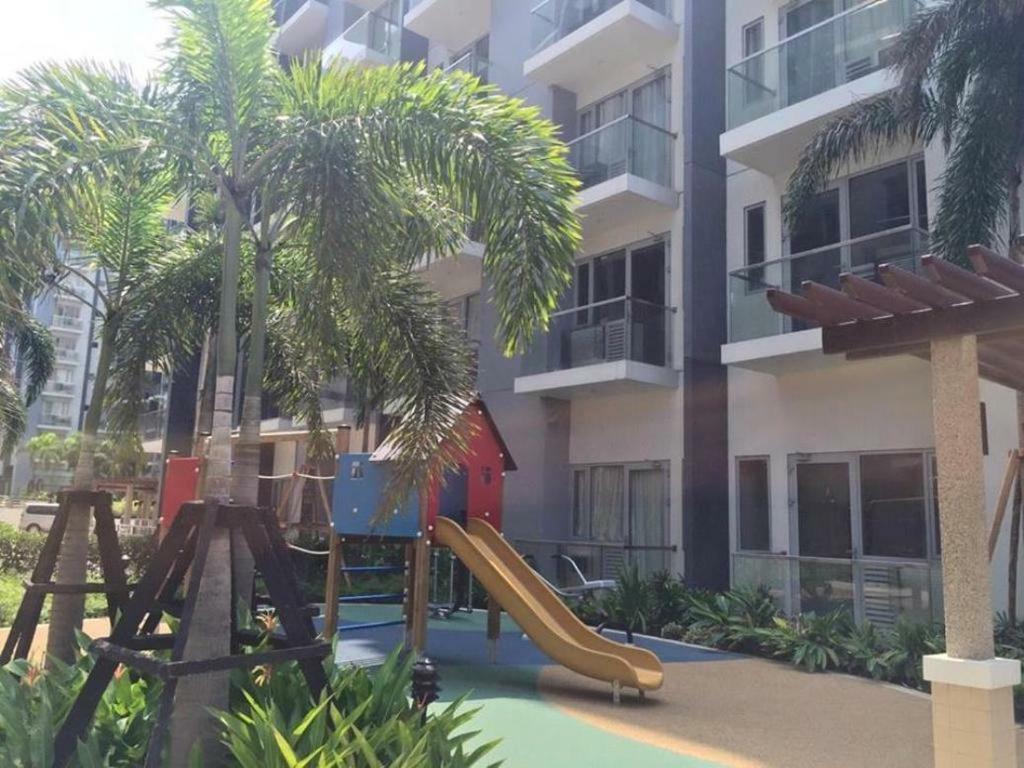 One Palm Tree Villas Manila Exterior photo